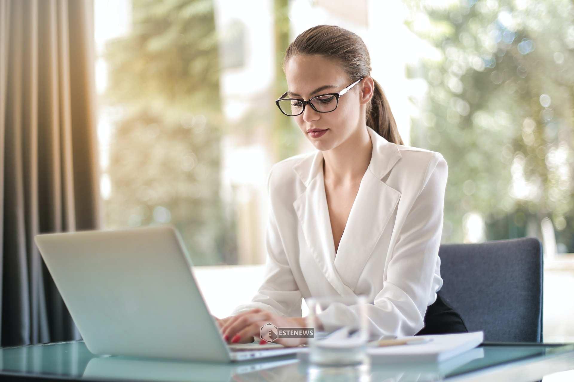 Cambiano le regole per lo smart working