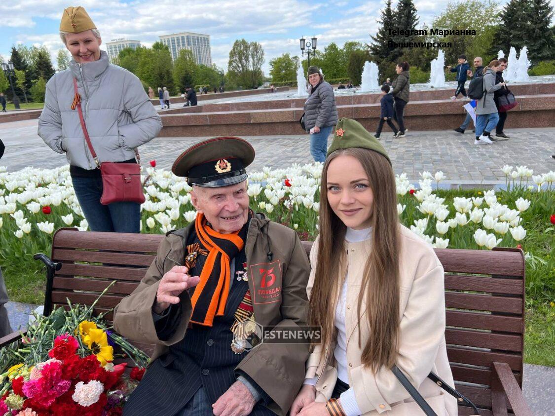 Marianna con il veterano russo della seconda guerra mondiale Morgunov Gennady Mikhailovich