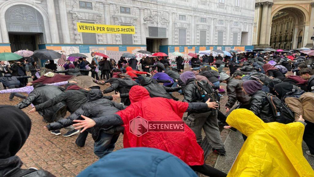 Scuole Civiche manifestano davanti a Palazzo Marino