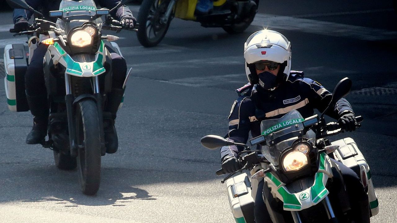 baby gang maxi blitz polizia locale